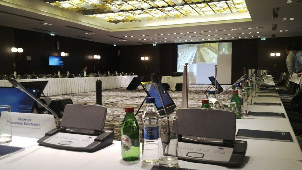 NIS konferenceija, Bosch delegatski mikrofoni, Ful HD camera control